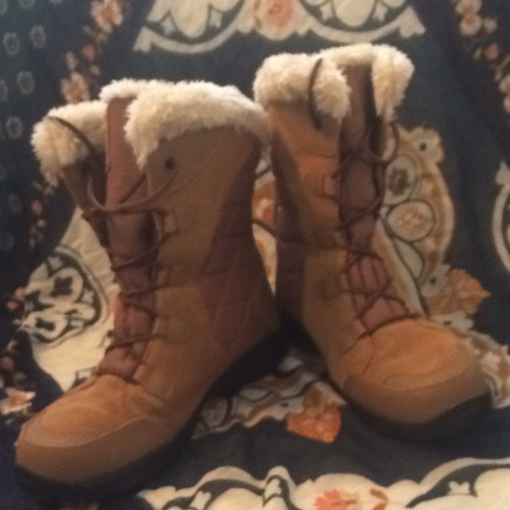 Columbia Ice Maiden snow boots in EUC